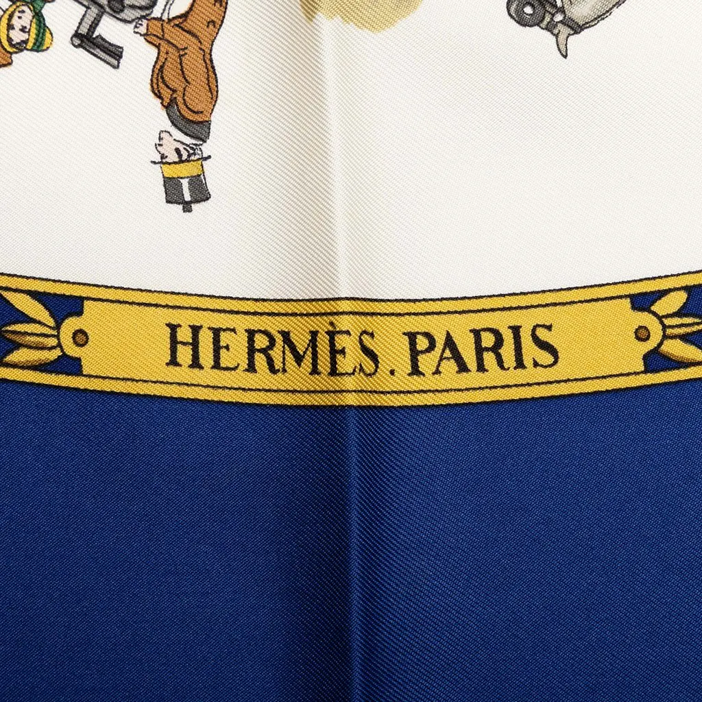 Hermès La Promenade de Longchamps Silk Scarf 90 Blue Silk Very good - Model View