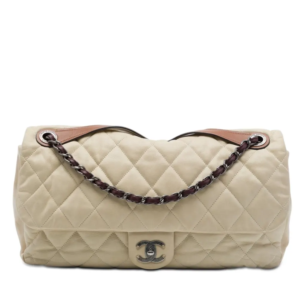 Chanel Jumbo Iridescent Calfskin In The Mix Flap Beige Leather Very good - Front View