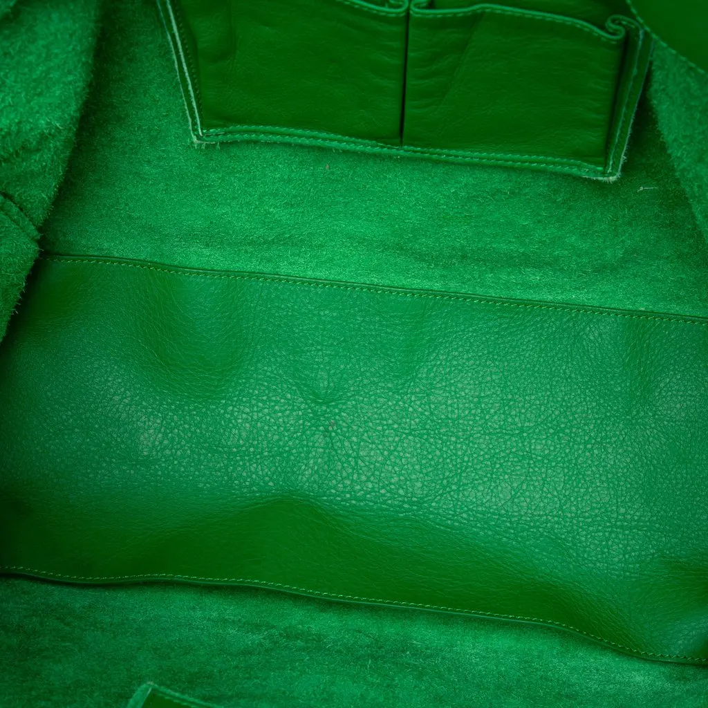 Balenciaga Leather Papier A4 Tote Green Leather Very good - Model View