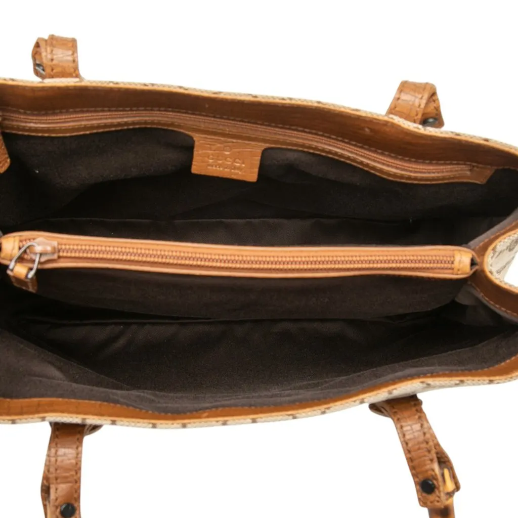 Gucci GG Canvas Bamboo Tote Beige Very good - Model View