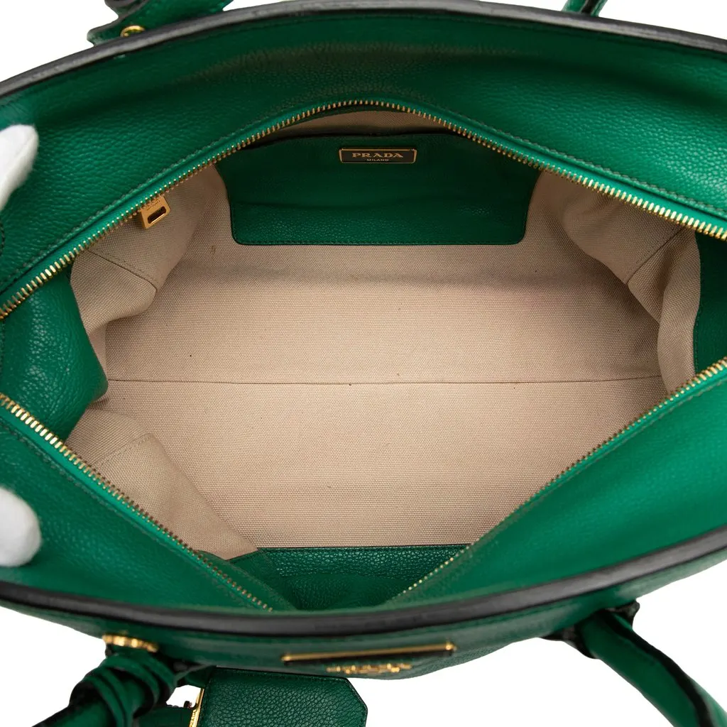 Prada Vitello Daino Tote Green Leather Very good - Model View
