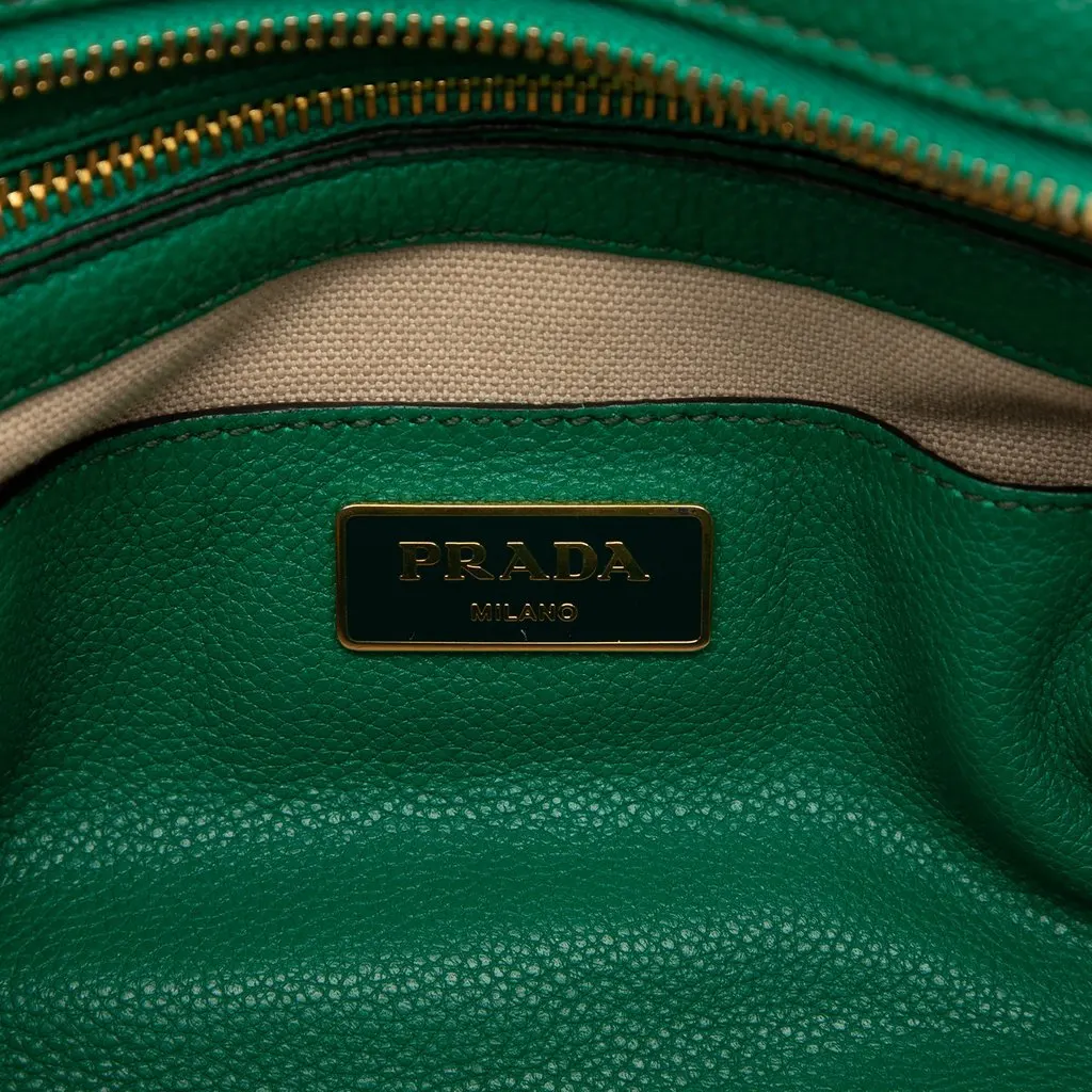 Prada Vitello Daino Tote Green Leather Very good - Box View