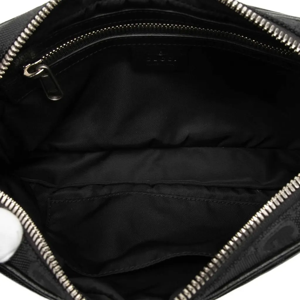 Gucci GG Nylon Off The Grid Belt Bag Black Very good - Model View