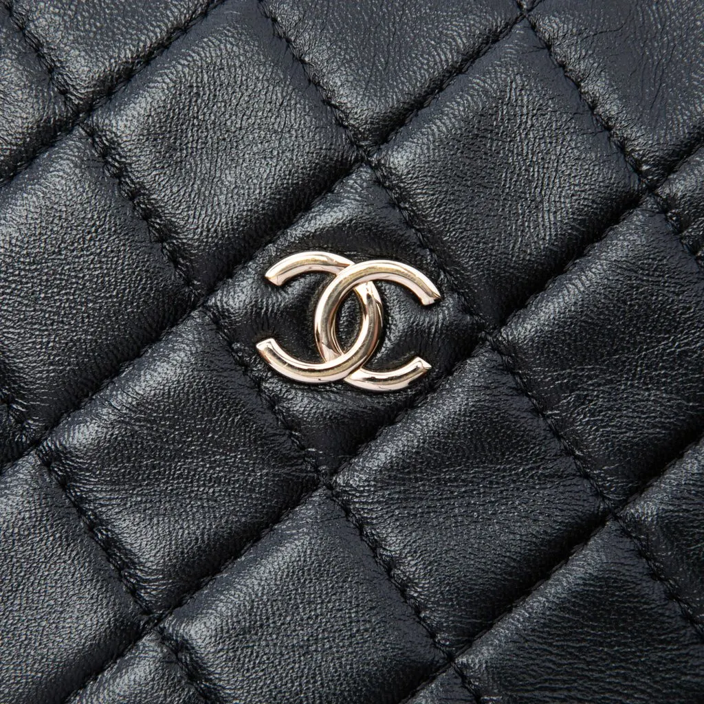 Chanel Mini Quilted Lambskin Chain Around Pouch Black Leather Very good - Box View
