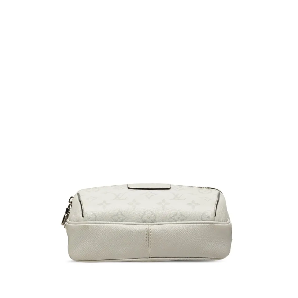 Louis Vuitton Monogram Taigarama Outdoor Bumbag White Very good - Inside View