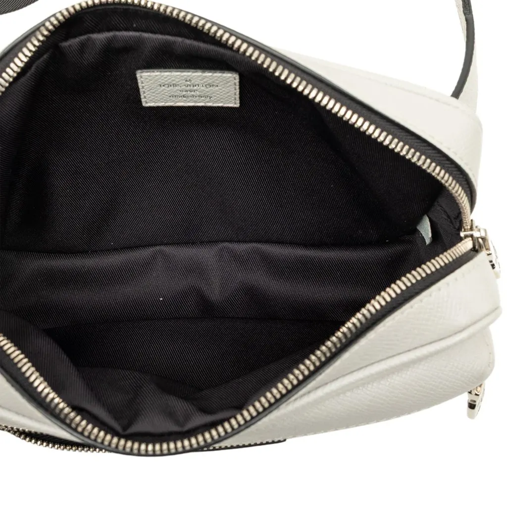 Louis Vuitton Monogram Taigarama Outdoor Bumbag White Very good - Model View