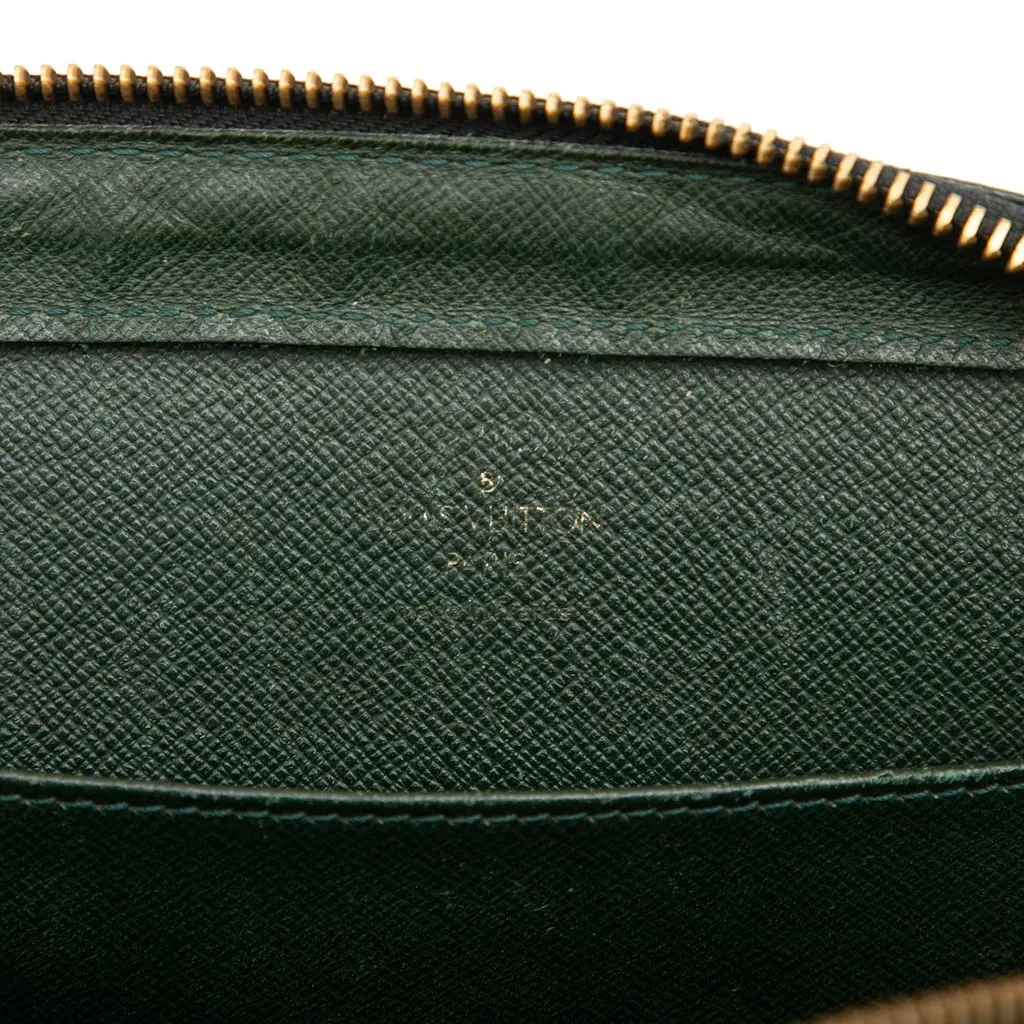 Louis Vuitton Taiga Pochette Baikal Green Leather Good - Box View