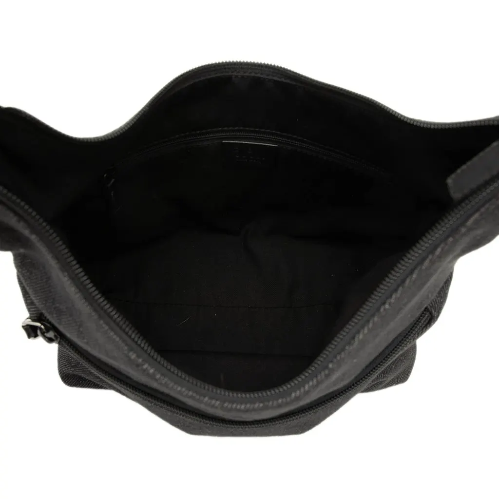 Gucci GG Denim Shoulder Bag Black Very good - Model View