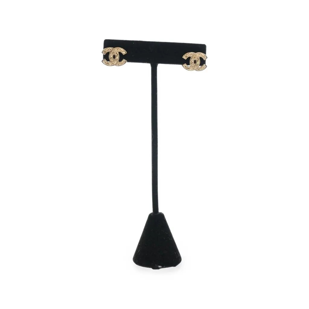 Chanel CC Gold Plated Push Back Earrings Gold Metal Very good - Model View