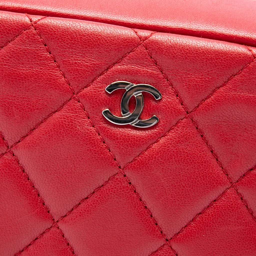 Chanel Medium CC Quilted Lambskin Curvy Cosmetic Pouch Red Leather Very good - Box View