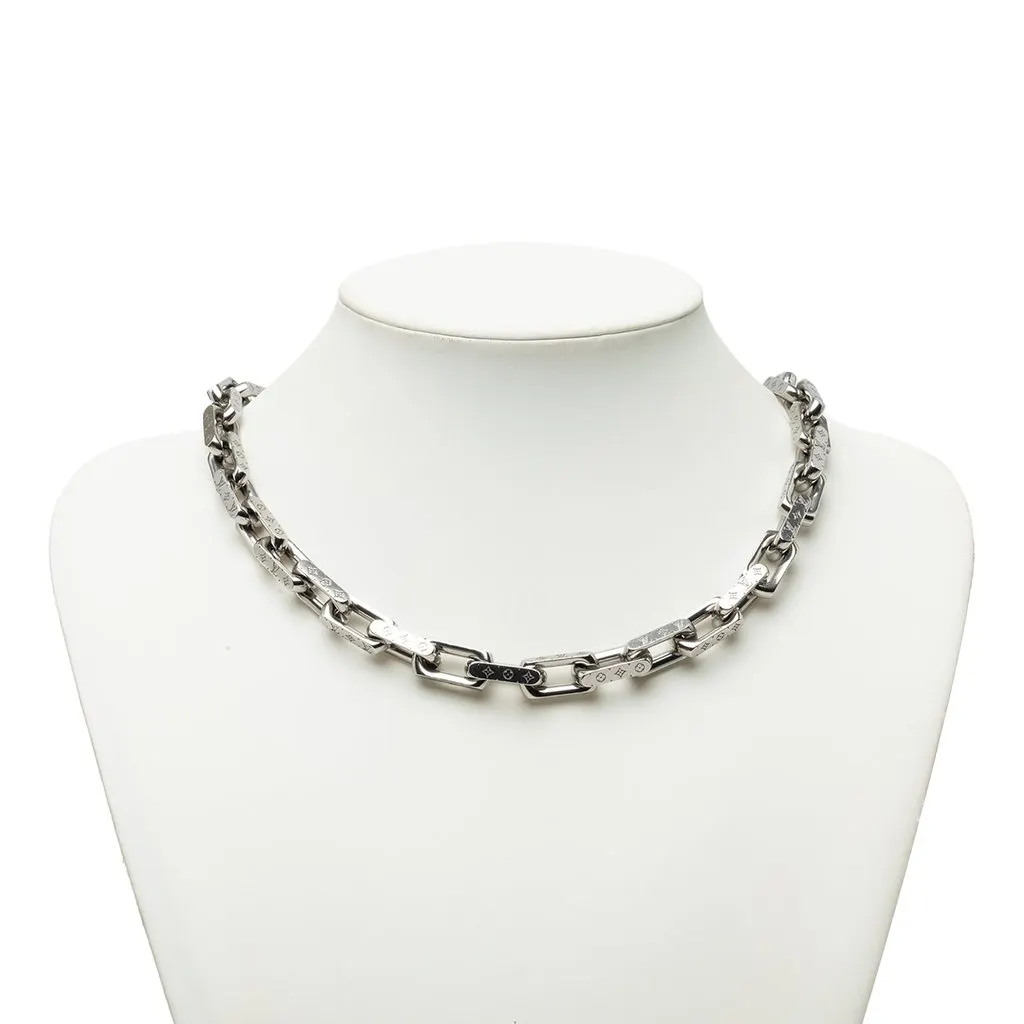 Louis Vuitton Stainless Steel Monogram Chain Necklace Silver Stainless steel Very good - Model View