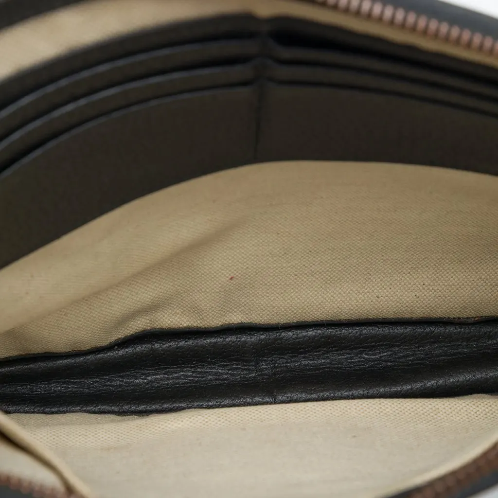 Gucci GG Marmont Calfskin Clutch Black Leather Very good - Model View