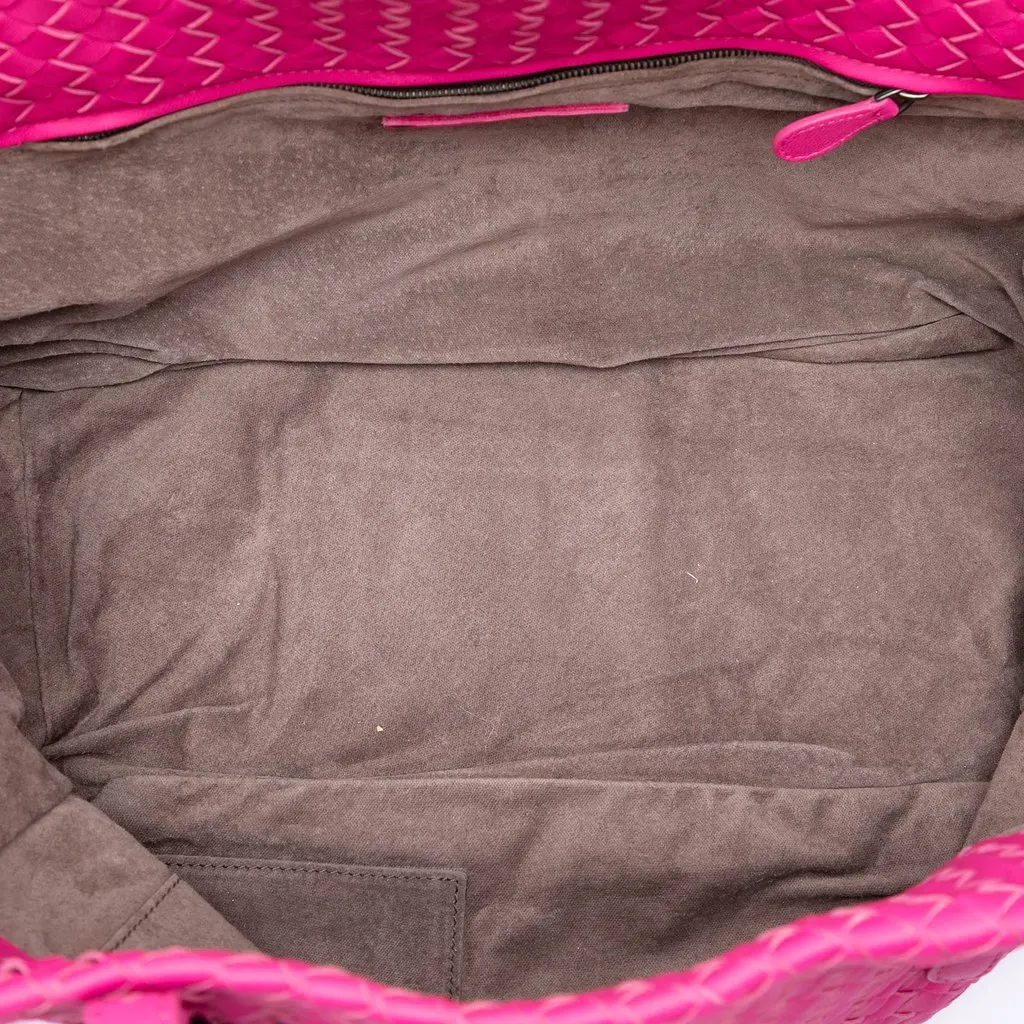 Bottega Veneta Medium Nappa Intrecciato Cesta Tote Pink Leather Very good - Model View