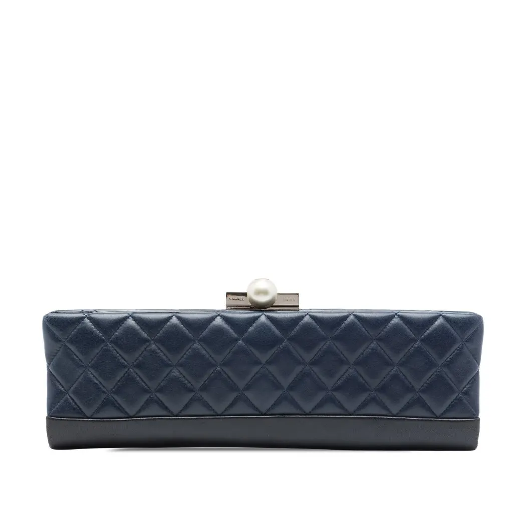 Chanel CC Quilted Lambskin Pearl Evening Baguette Clutch Blue Leather Very good - Front View