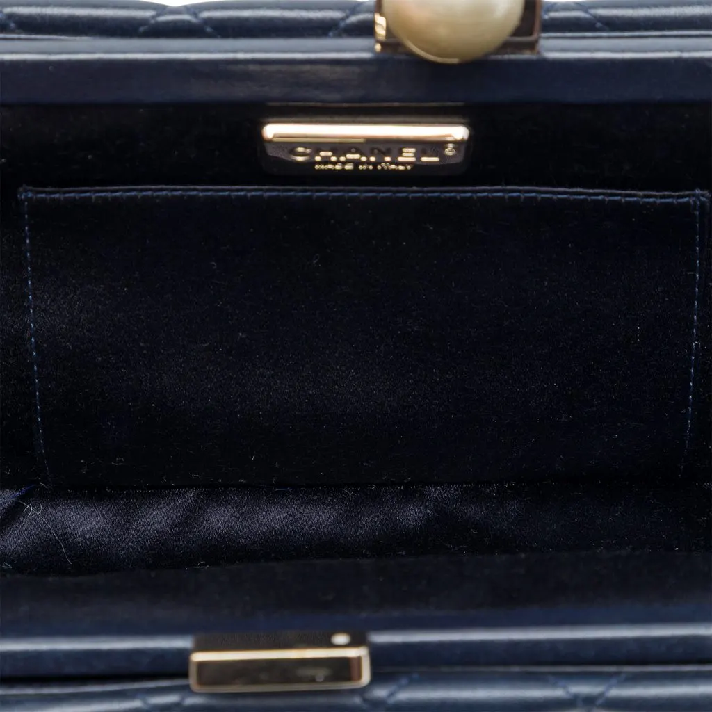 Chanel CC Quilted Lambskin Pearl Evening Baguette Clutch Blue Leather Very good - Model View