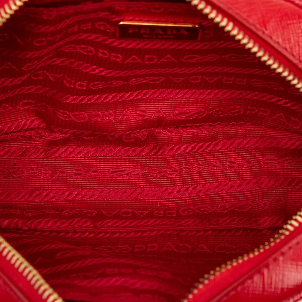 Prada Saffiano Vernice Bow Camera Bag Red Leather Very good - Model View