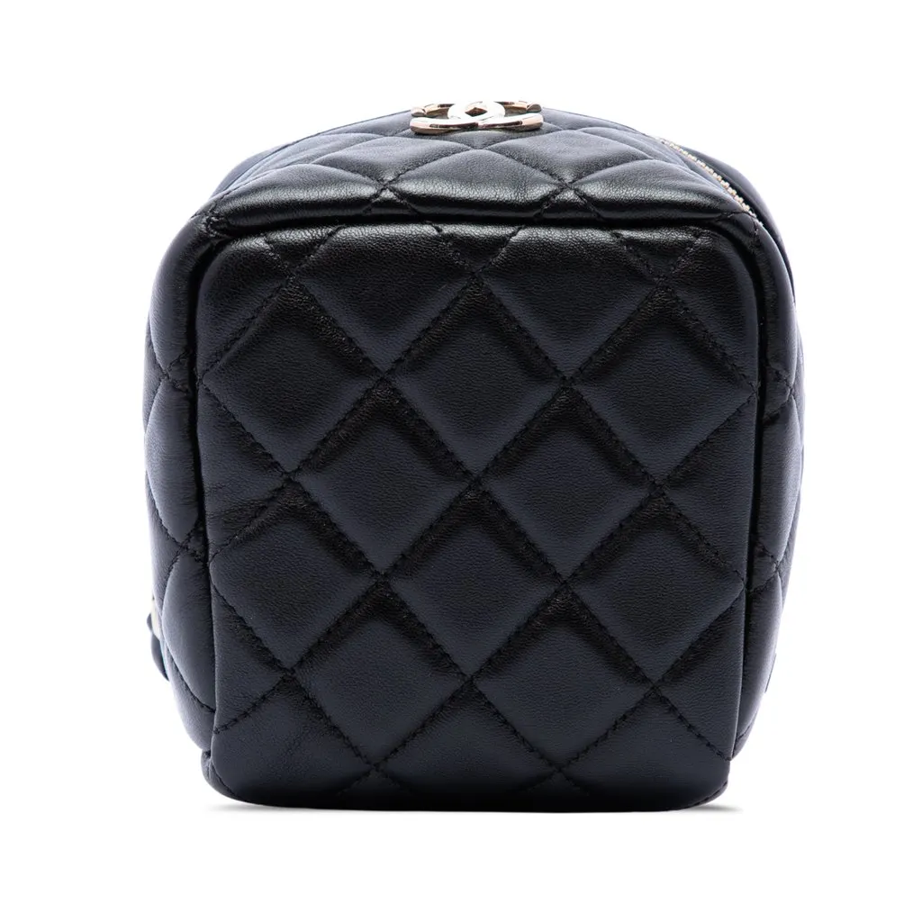 Chanel CC Quilted Lambskin Cube Wristlet Vanity Case Black Leather Very good - Inside View