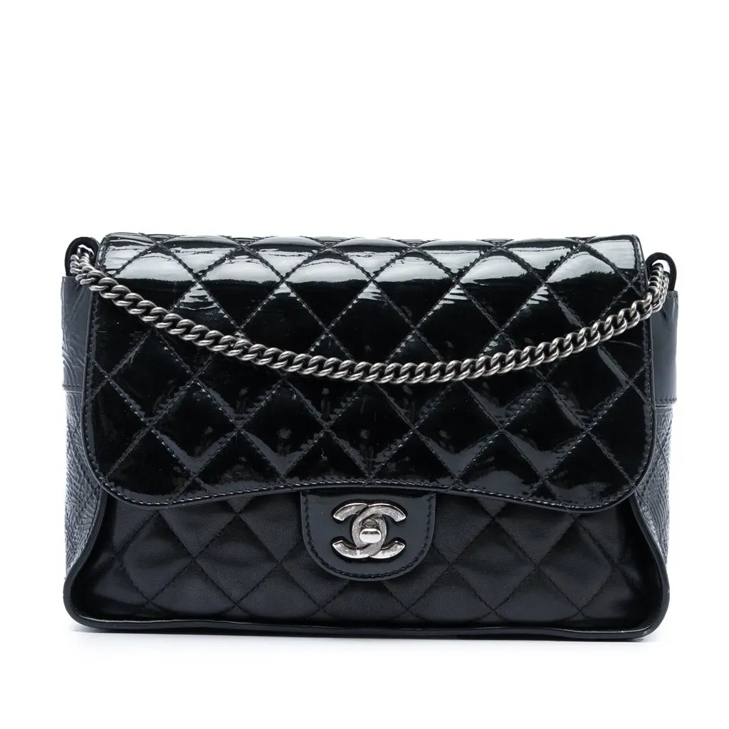 Chanel CC Quilted Lambskin and Patent Bijoux Chain Flap Black Leather Very good - Front View