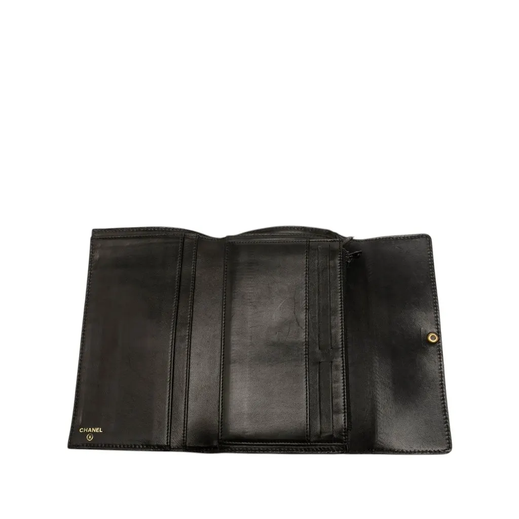 Chanel CC Calfskin Flap Long Wallet Black Leather Very good - Model View