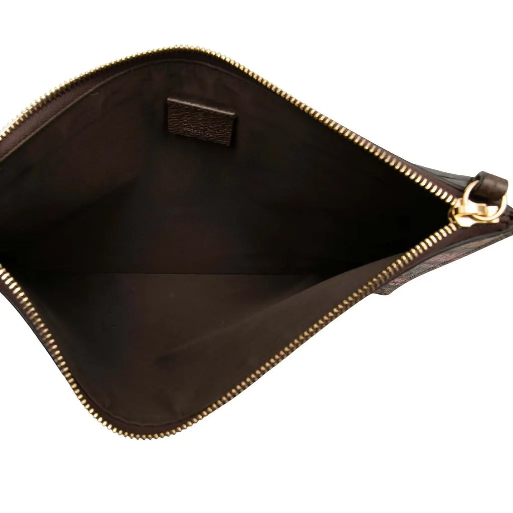 Gucci GG Supreme Bengal Clutch Beige Very good - Model View