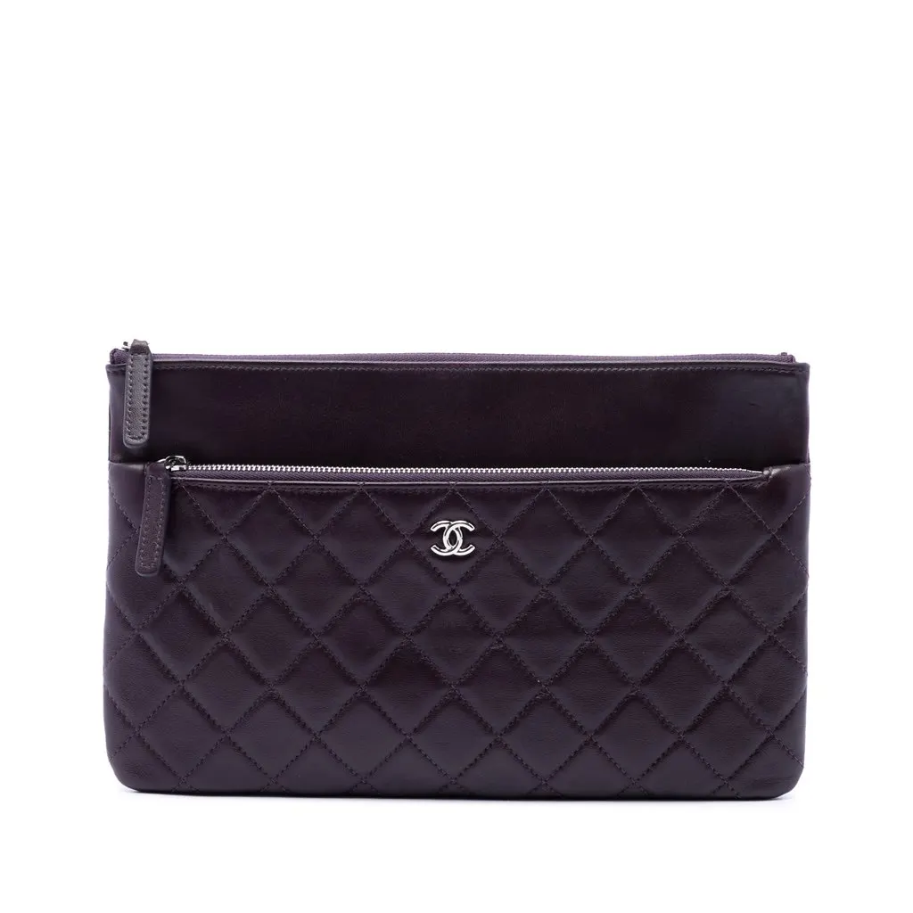 Chanel CC Quilted Lambskin Double Zip Clutch Purple Leather Very good - Front View