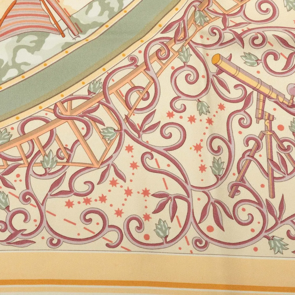Hermès Www.hermes.com Silk Scarf 90 Yellow Very good - Model View