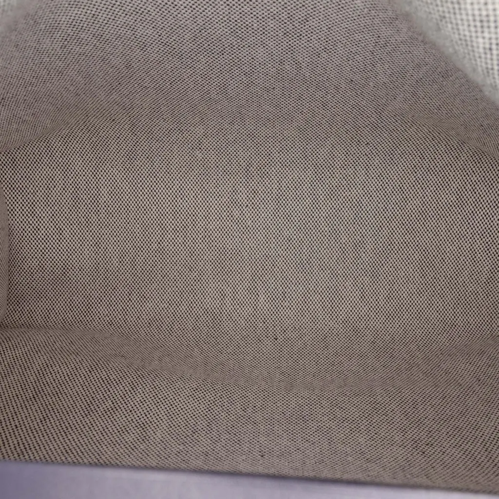 Hermès Toile H Berline Herbag Zip 31 Black Canvas Good - Model View