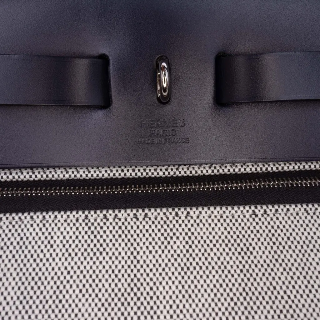 Hermès Toile H Berline Herbag Zip 31 Black Canvas Good - Box View