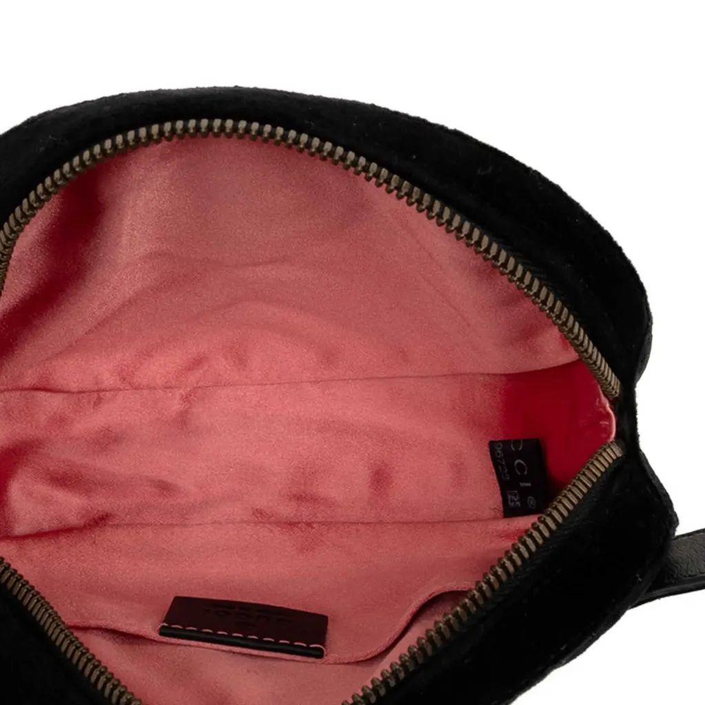 Gucci GG Marmont Matelasse Velvet Belt Bag Black Very good - Model View
