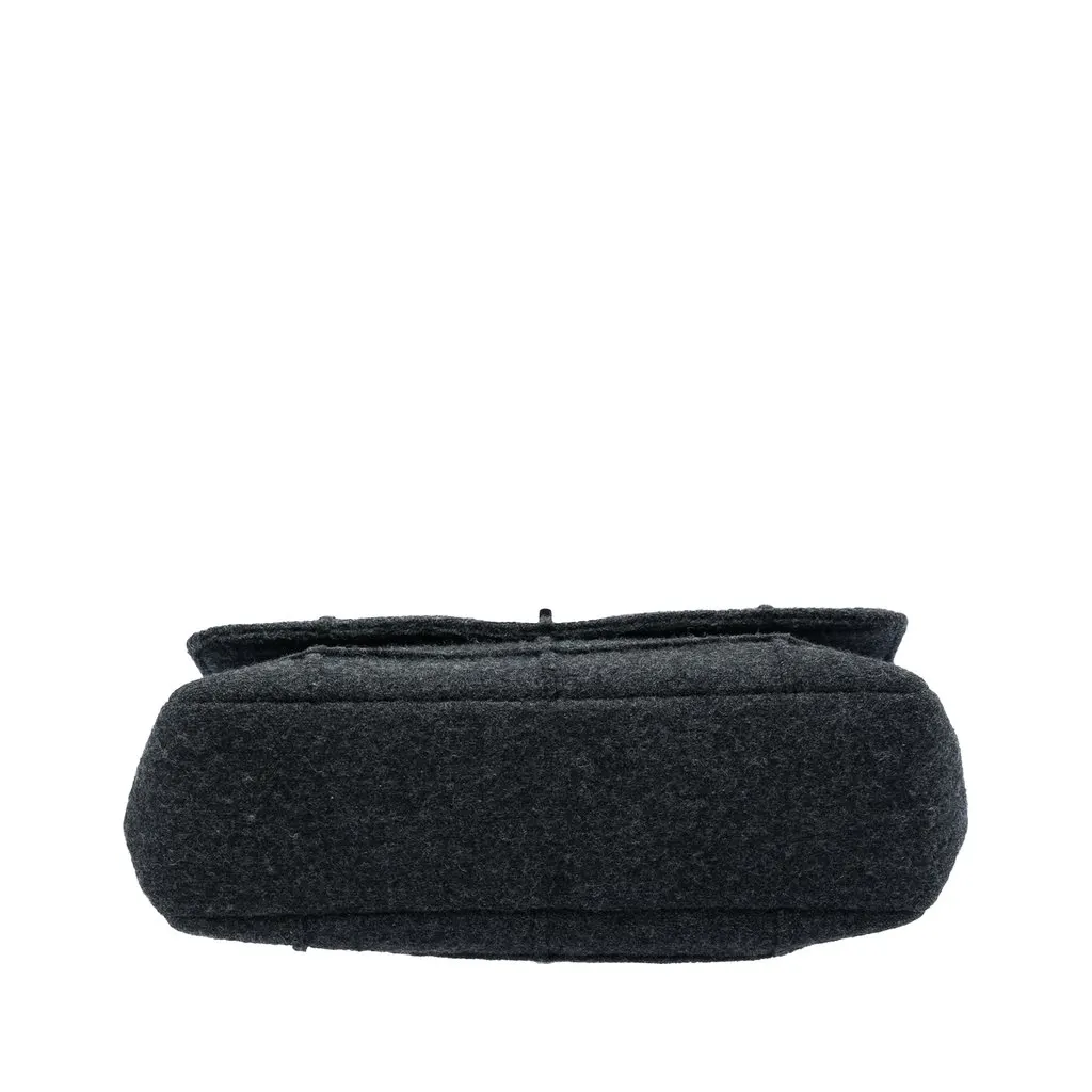 Chanel Identification Jumbo Chocolate Bar Wool Felt Reissue 2.55 Flap Grey Very good - Inside View