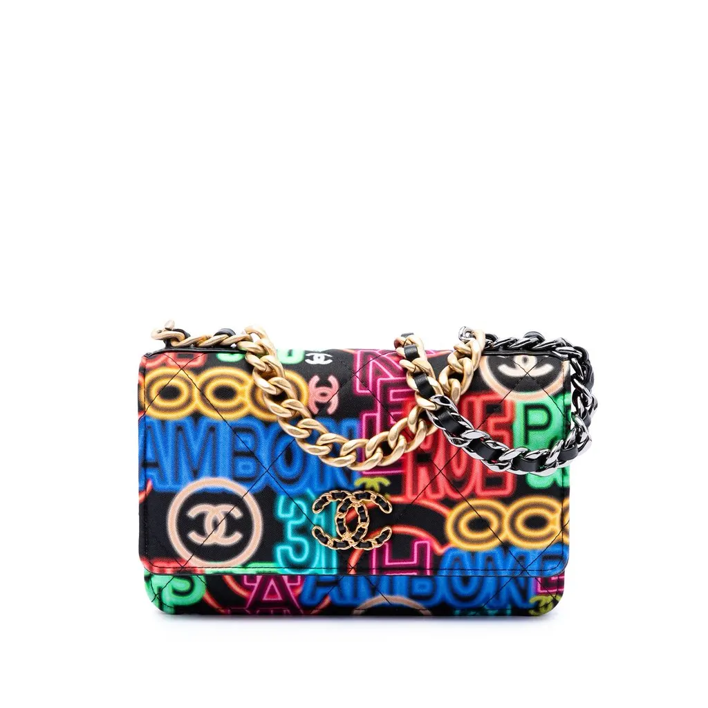 Chanel Printed Nylon Graffiti 19 Wallet on Chain Black Very good - Front View