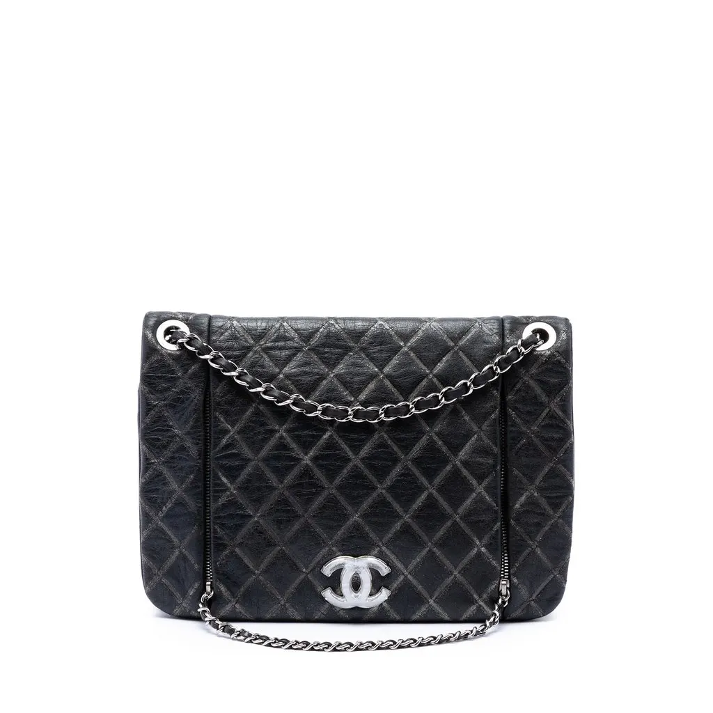 Chanel Quilted Metallic Distressed Lambskin CC Crystal Flap Black Leather Very good - Front View