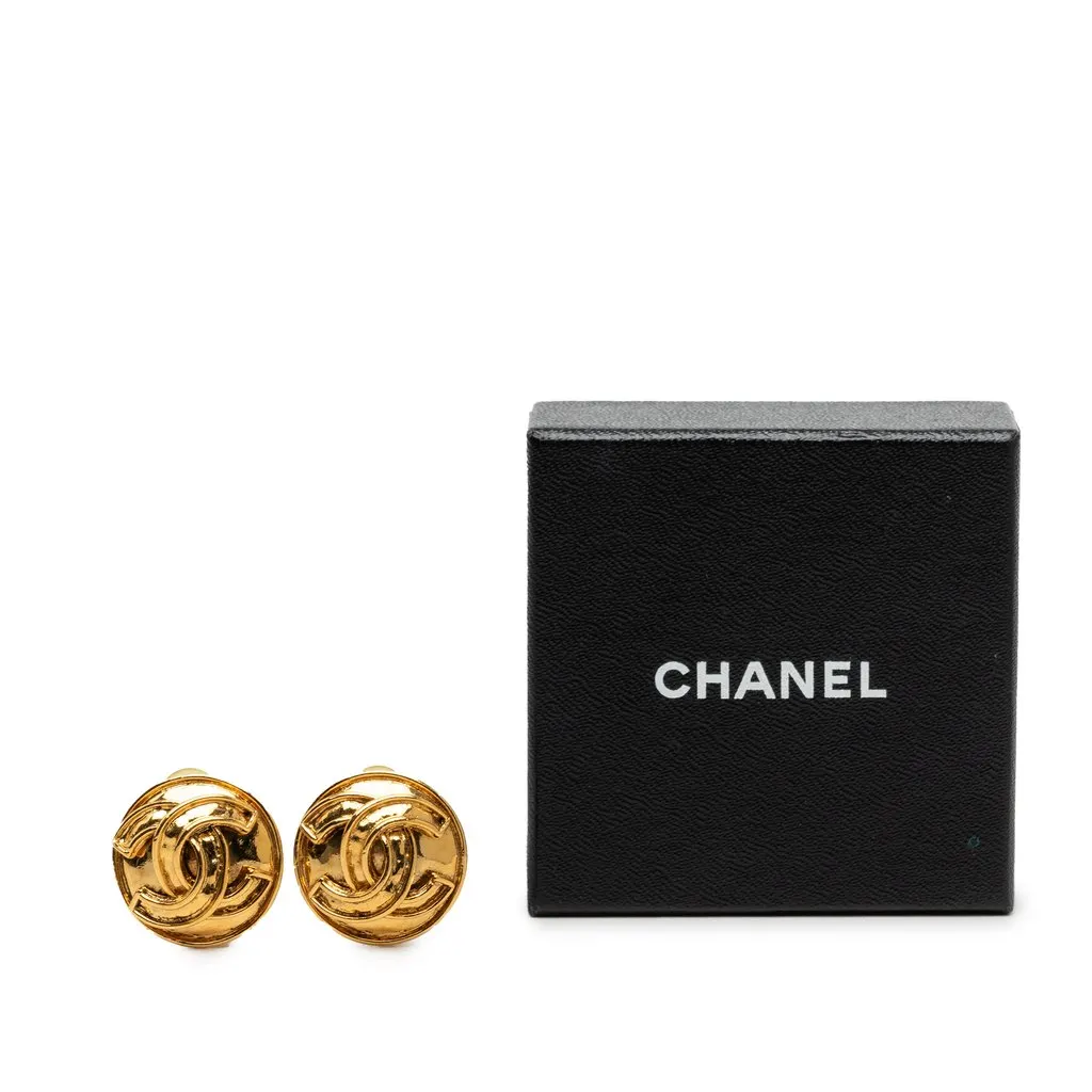 Chanel CC Gold Plated Round Clip On Earrings Gold Metal Very good - Model View