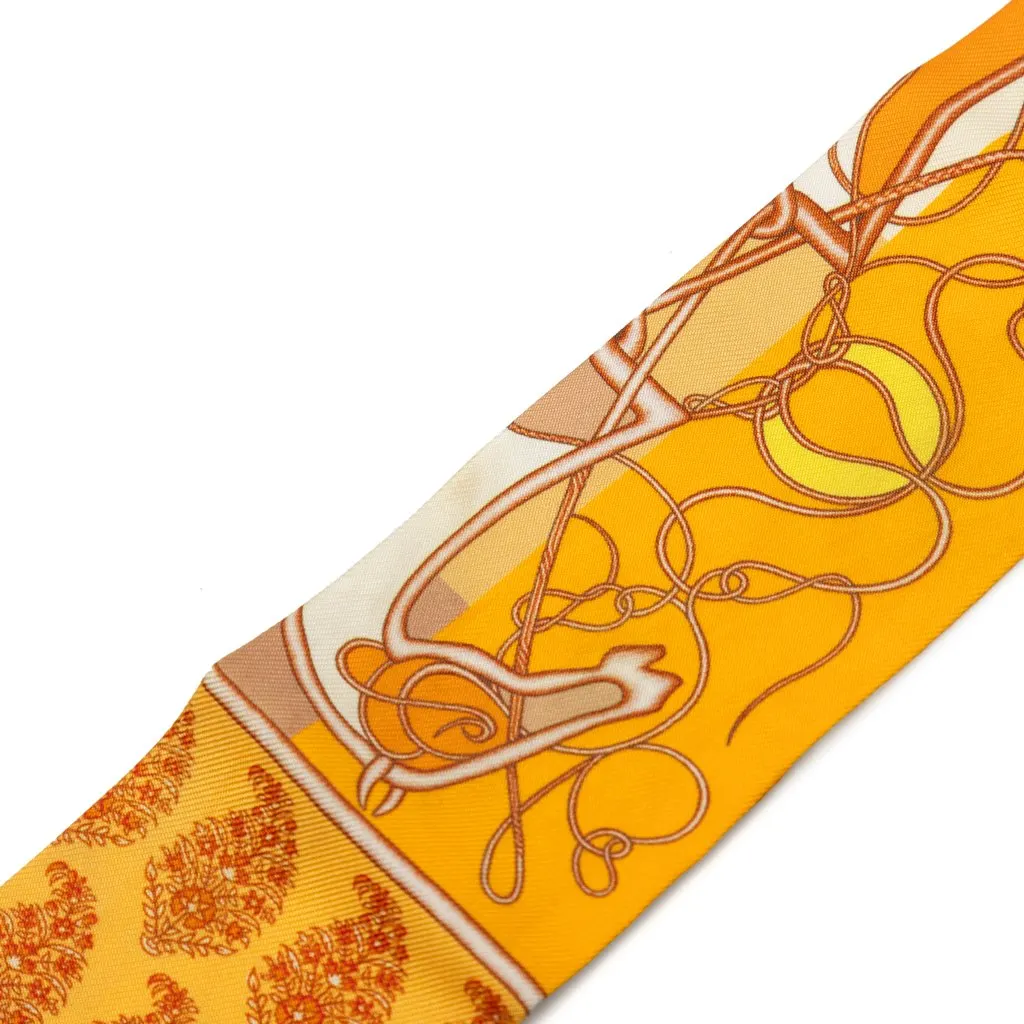 Hermès Coup de Fouet au Bloc Silk Twilly Scarf Yellow Very good - Box View