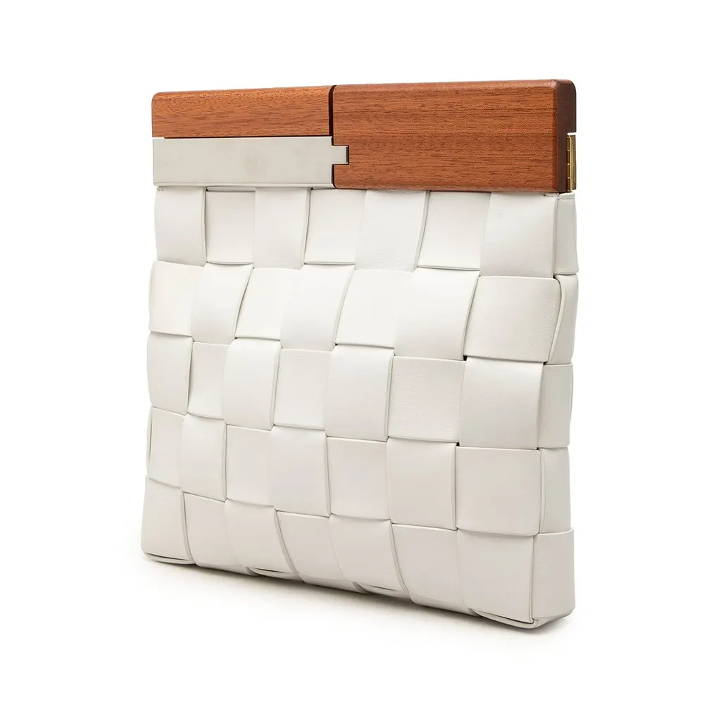 Bottega Veneta Lambskin Maxi Intrecciato The Snap Clutch White Leather Very good - Back View
