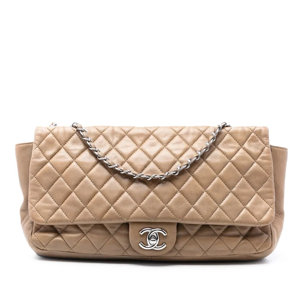 Chanel Jumbo Quilted Lambskin Coco Rain Flap Brown Leather Very good - Front View