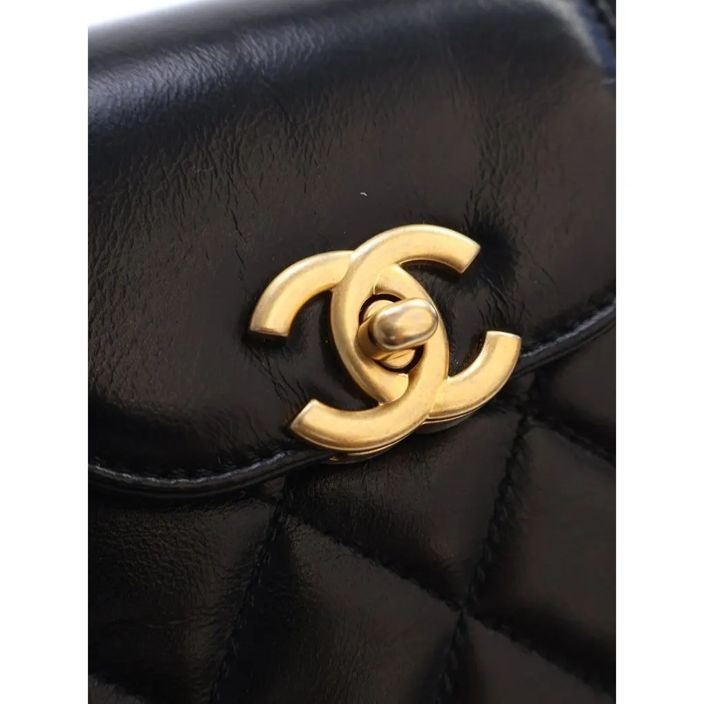 Chanel Nano Aged Calfskin Kelly Shopper Bag Black Leather Very good - Model View