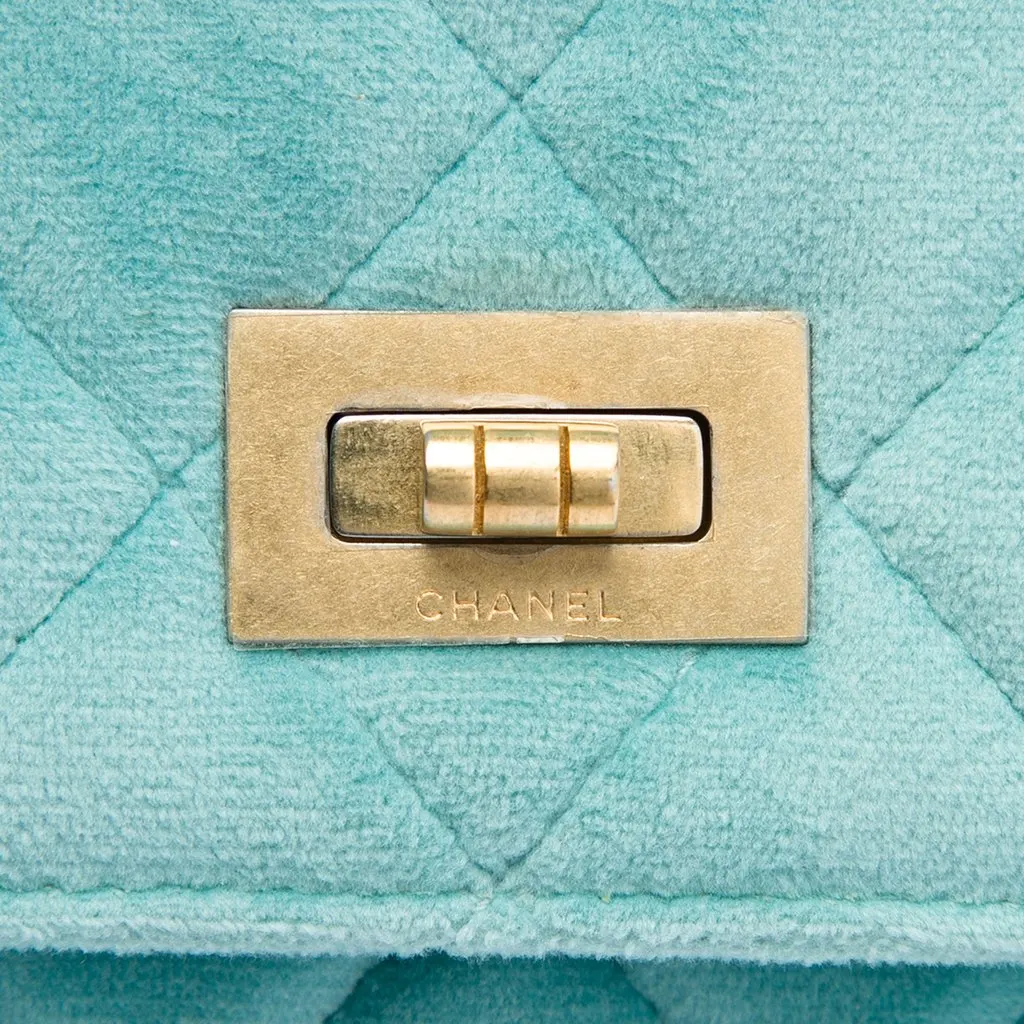 Chanel Quilted Velvet Reissue 2.55 Wallet on Chain Blue Velvet Very good - Box View