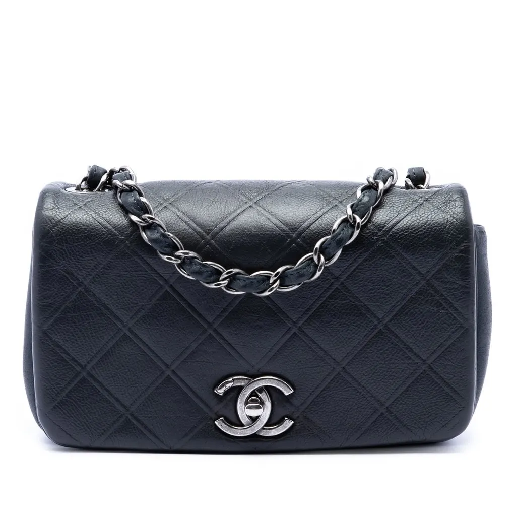 Chanel Small Diamond Embossed Calfskin New Chic Flap Navy Leather Very good - Front View