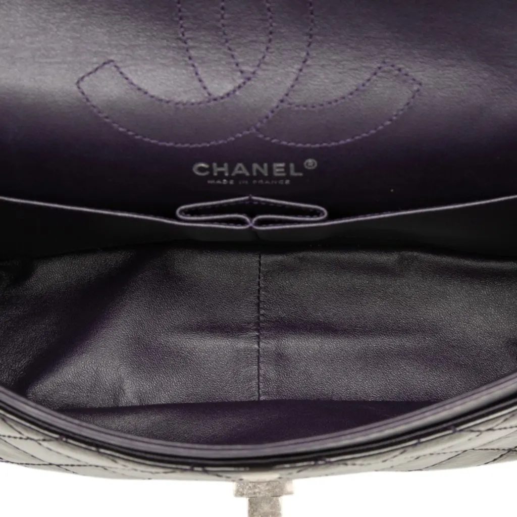 Chanel Quilted Crinkled Patent Reissue 2.55 Double Flap 226 Purple Leather Very good - Model View