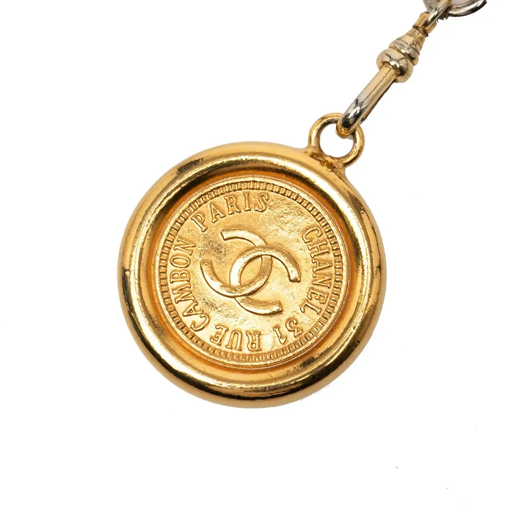Chanel Gold Plated CC Medallion 31 Rue Cambon Paris Chain Link Belt Gold Metal Very good - Front View