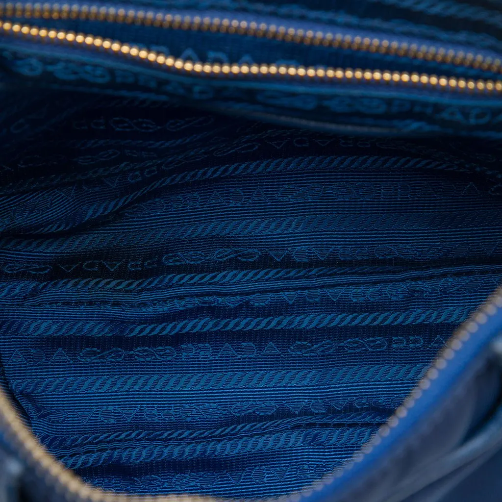 Prada Saffiano Trimmed Tessuto Crossbody Blue Very good - Model View