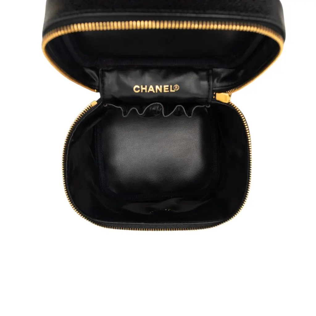 Chanel CC Caviar Vanity Bag Black Leather Very good - Model View