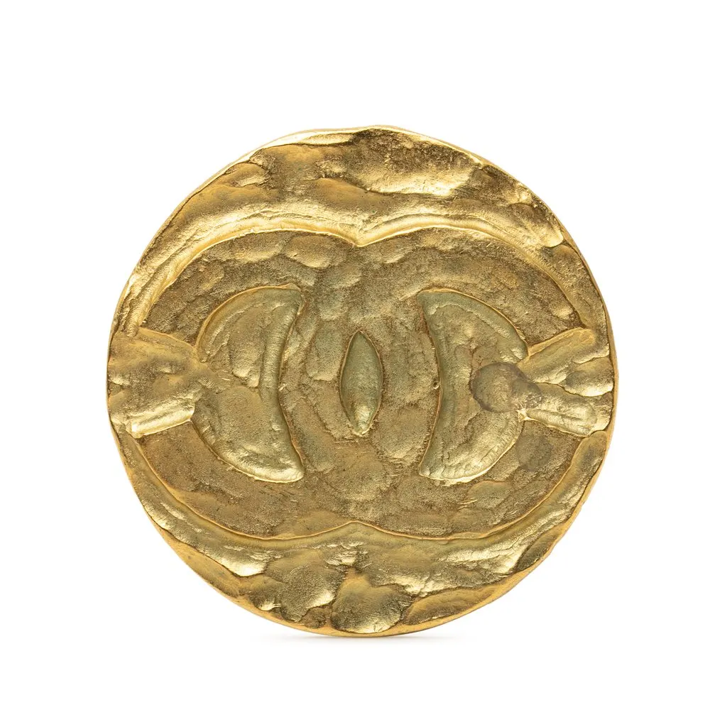 Chanel CC Gold Plated Medallion Brooch Gold Metal Very good - Front View