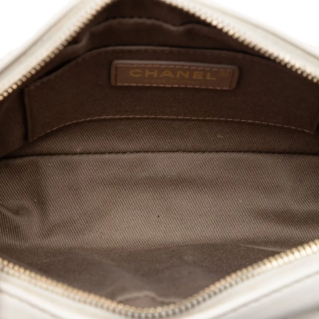 Chanel Quilted Goatskin Casual Trip Waist Bag White Leather Very good - Model View
