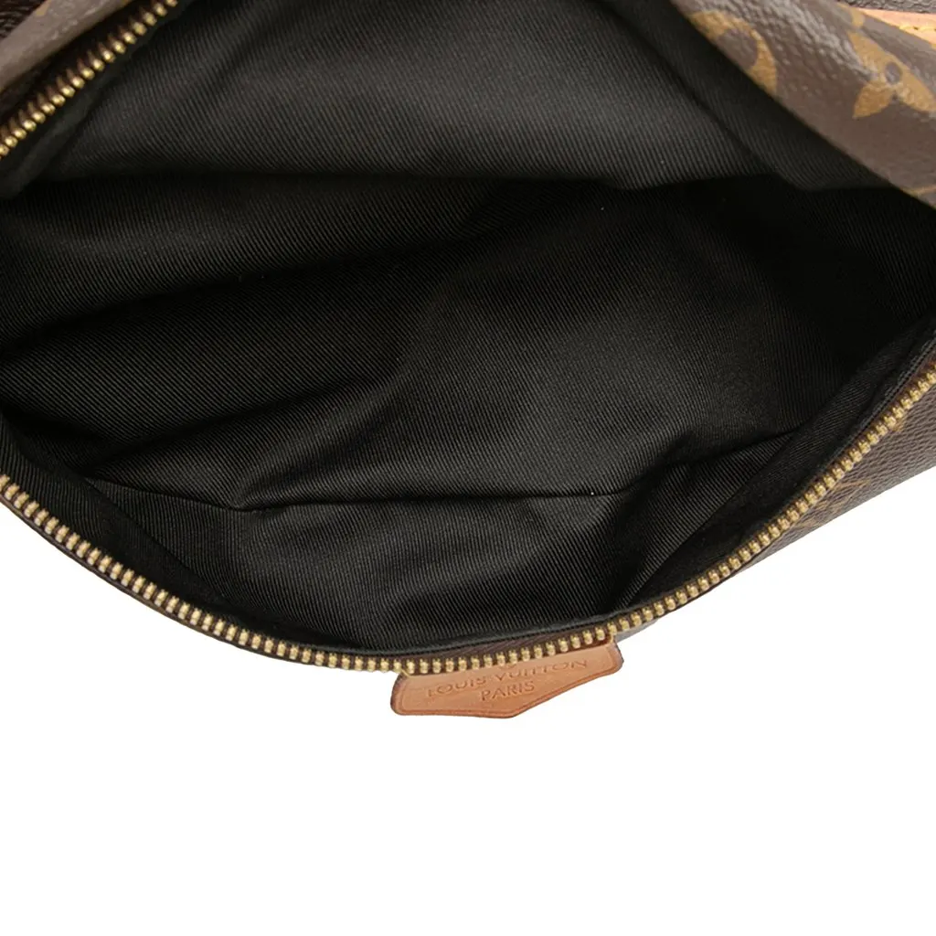 Louis Vuitton Monogram Bumbag Brown Very good - Model View