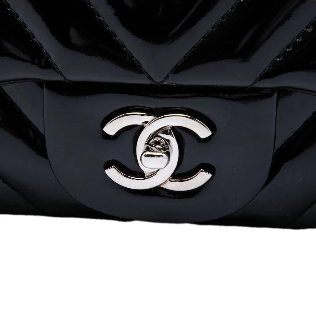 Chanel Jumbo Classic Chevron Patent Single Flap Black Leather Very good - Box View