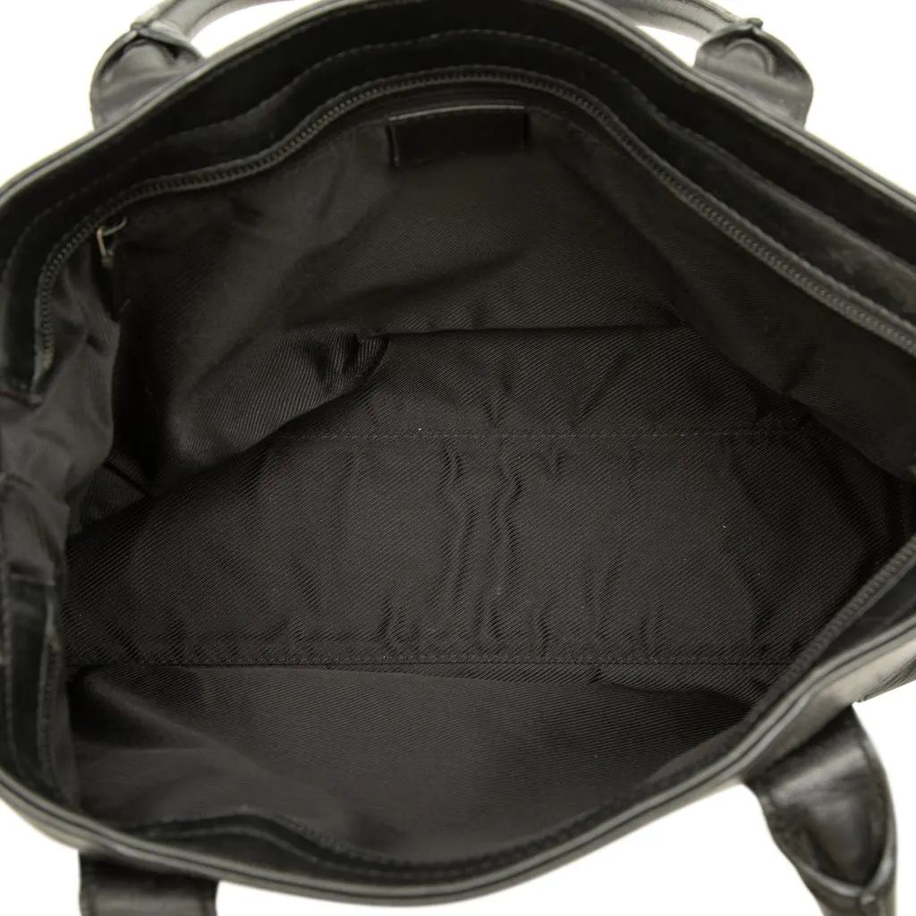 Gucci GG Canvas Tote Black Canvas Good - Model View