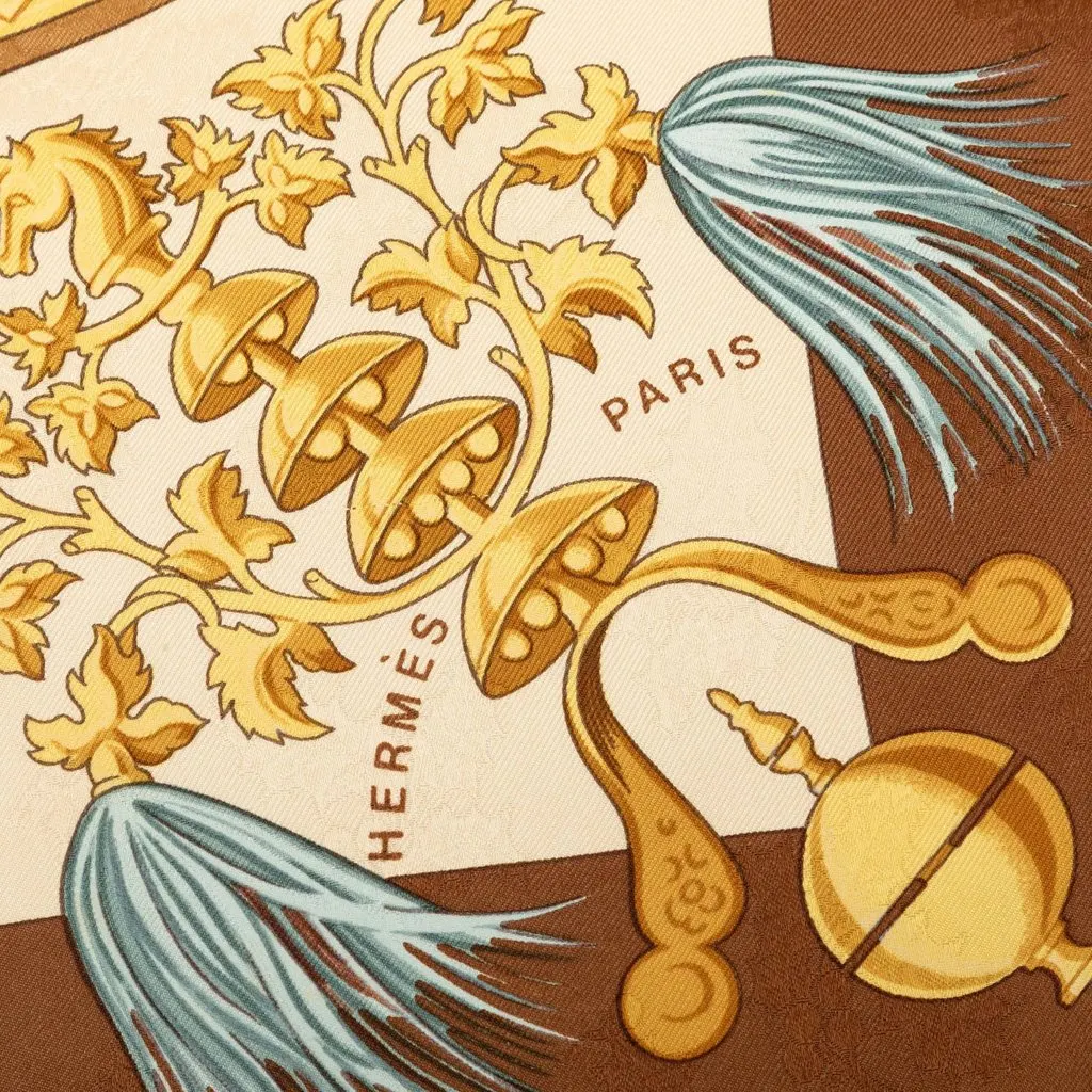 Hermès Plumes Et Grelots Silk Scarf 90 Beige Silk Never worn - Inside View