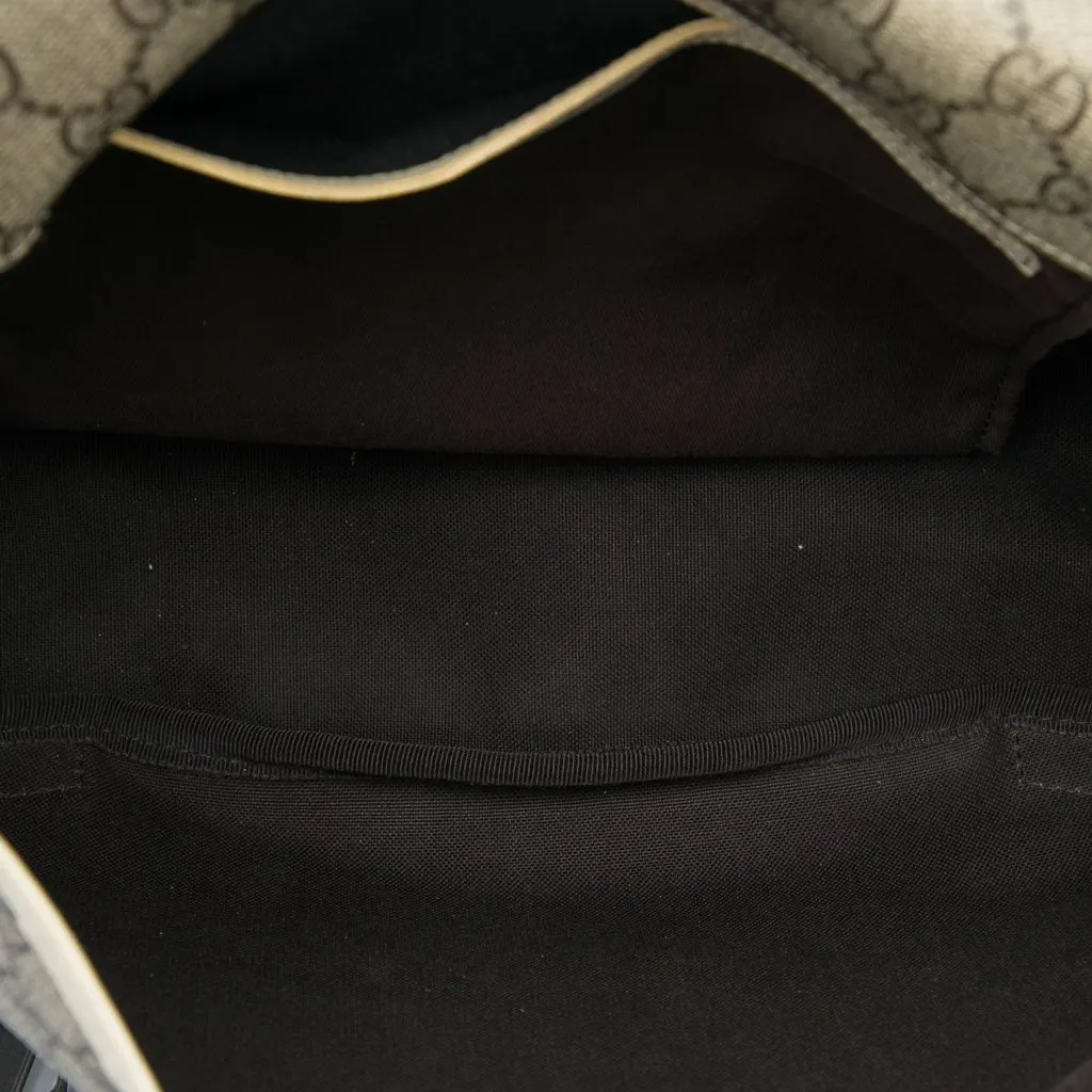 Gucci GG Supreme Crossbody Beige Canvas Good - Model View